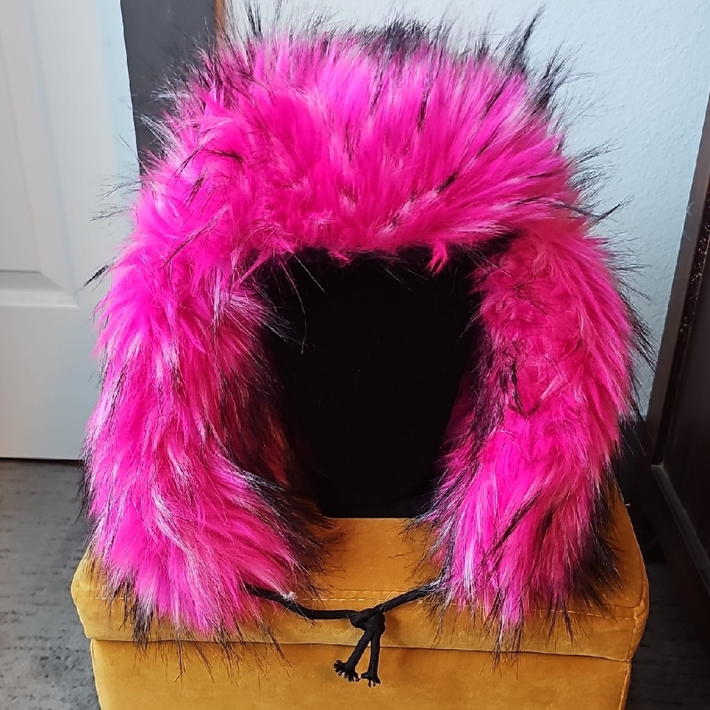 ●●FURRY PINK/BLACK TRAPPER WINTER HAT NWOT●●